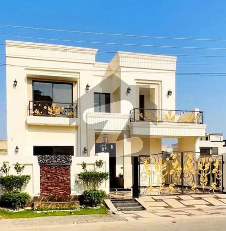 10 Marla Classic House For Sale 10 Marla Classic House For Sale