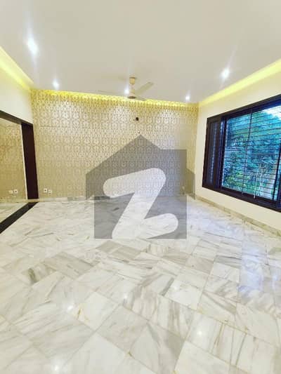 ڈی ایچ اے فیز 5 ڈی ایچ اے ڈیفینس,کراچی میں 5 کمروں کا 1 کنال مکان 11.0 کروڑ میں برائے فروخت۔