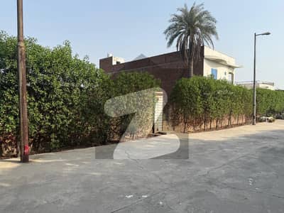 مدنی گارڈن فیصل آباد میں 2 کنال رہائشی پلاٹ 5.49 کروڑ میں برائے فروخت۔