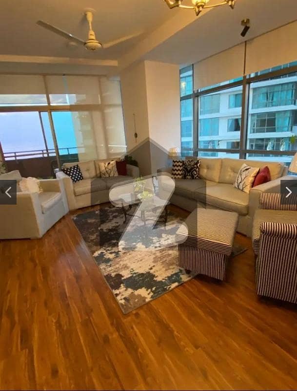 ڈی ایچ اے فیز 8 ڈی ایچ اے ڈیفینس,کراچی میں 4 کمروں کا 12 مرلہ فلیٹ 3.9 لاکھ میں کرایہ پر دستیاب ہے۔