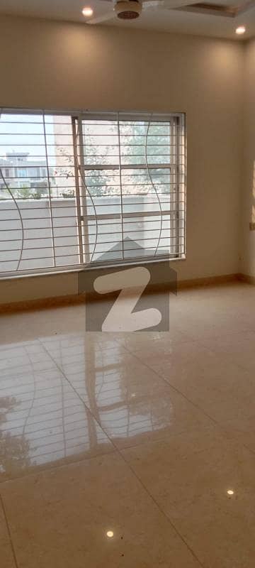 15 MARLA UPPER PORTION AVAILABLE FOR RENT 15 MARLA UPPER PORTION AVAILABLE FOR RENT