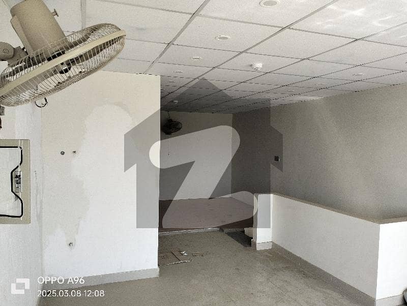 02 MARLA OFFICE FIRST FLOOR EXCELLENT LOCATION 02 MARLA OFFICE FIRST FLOOR EXCELLENT LOCATION
