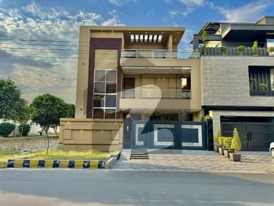 Best Location Gujranwala Triple Story 10 Marla House | Canal View Gujranwala 60ft Road | FOR SALE
