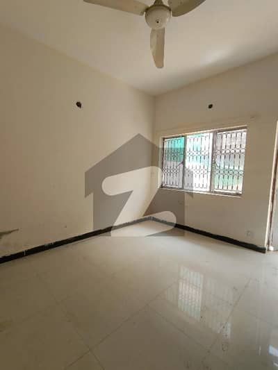 G10/4 Mind Blowing Location What A Outstanding Full House For Rent