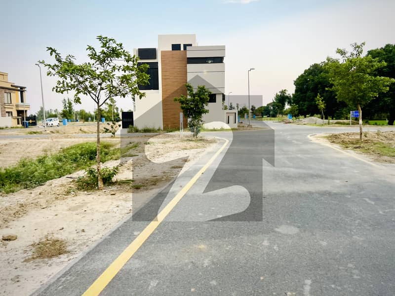 بحریہ ایجوکیشن اینڈ میڈیکل سٹی لاہور میں 5 مرلہ رہائشی پلاٹ 22.0 لاکھ میں برائے فروخت۔ بحریہ ایجوکیشن اینڈ میڈیکل سٹی لاہور میں 5 مرلہ رہائشی پلاٹ 22.0 لاکھ میں برائے فروخت۔