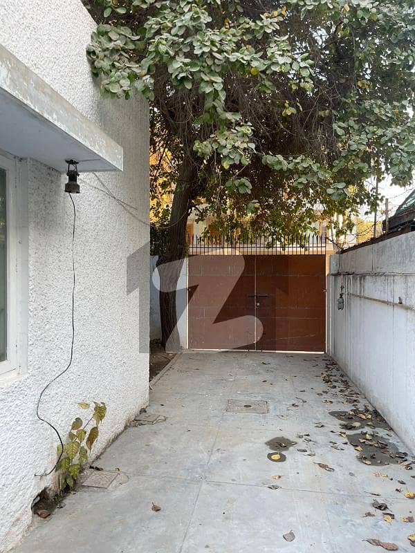 780 Yards House Available For Sale 780 Yards House Available For Sale