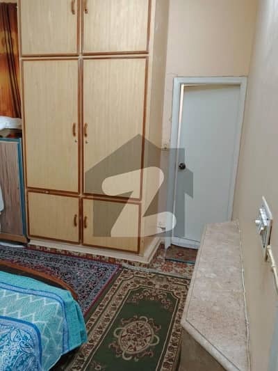 ڈیفنس روڈ راولپنڈی میں 4 کمروں کا 5 مرلہ مکان 1.6 کروڑ میں برائے فروخت۔