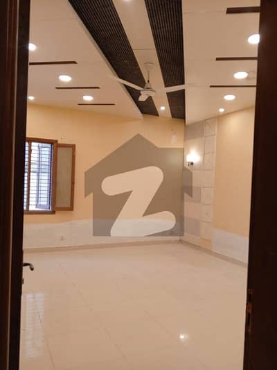 ڈی ایچ اے فیز 8 ڈی ایچ اے ڈیفینس,کراچی میں 3 کمروں کا 1 کنال زیریں پورشن 1.9 لاکھ میں کرایہ پر دستیاب ہے۔
