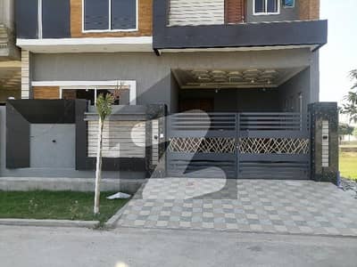 اوسس آرچرڈ سمندری روڈ,فیصل آباد میں 6 مرلہ مکان 2.7 کروڑ میں برائے فروخت۔