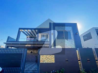 1 Kanal Slightly Used Modern 5 Bed House for Sale in DHA Phase 7 Just 7.4 Crore!