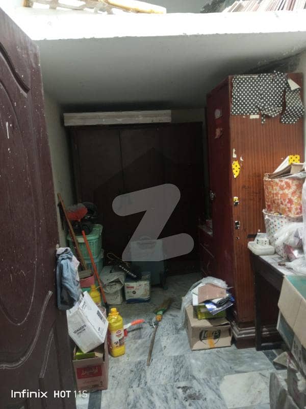 Upper Portion Pcsir Staff Society 3 bedrooms Upper Portion Pcsir Staff Society 3 bedrooms