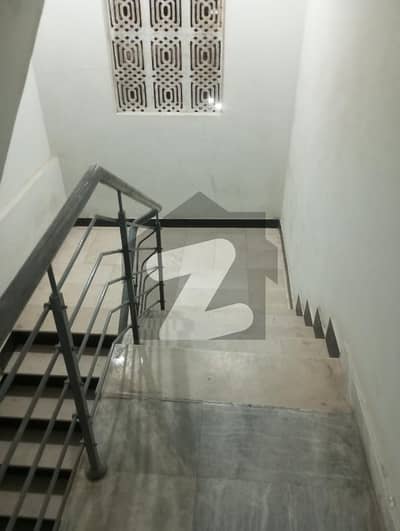 گلشنِ جمال گلشنِ اقبال ٹاؤن,کراچی میں 4 مرلہ دفتر 75.0 ہزار میں کرایہ پر دستیاب ہے۔