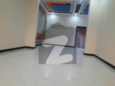 بی
