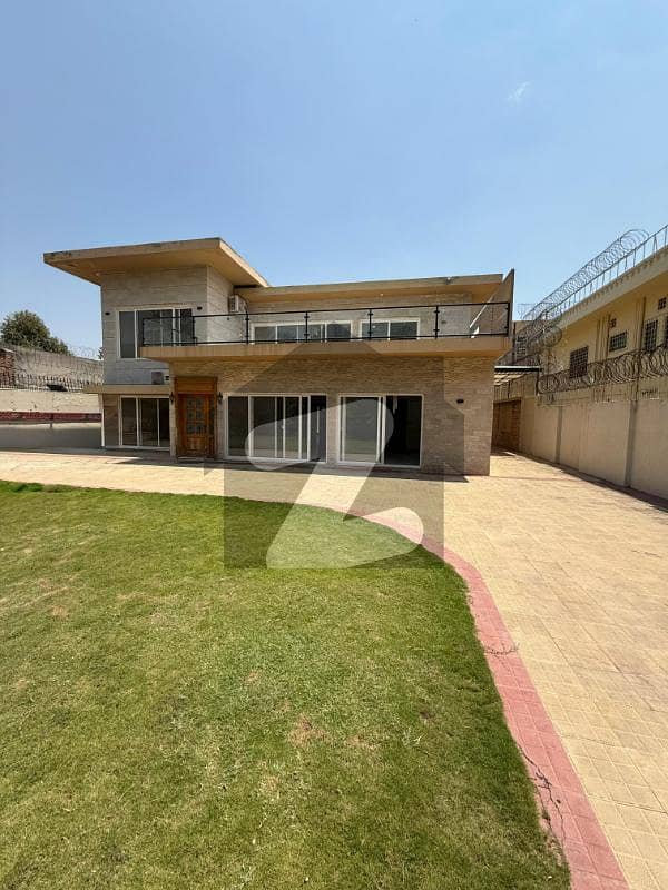 House With Big Lawn For Rent House With Big Lawn For Rent