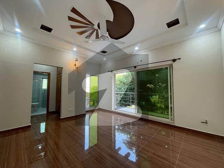 7 MARLA GROUND FLOOR I-11/2 FOR RENT 7 MARLA GROUND FLOOR I-11/2 FOR RENT