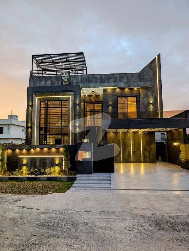 1-Kanal Beautiful House wait his Owner 1-Kanal Beautiful House wait his Owner