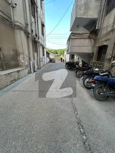 گلستانِِ جوہر ۔ بلاک 11 گلستانِ جوہر,کراچی میں 3 کمروں کا 5 مرلہ فلیٹ 90.0 لاکھ میں برائے فروخت۔