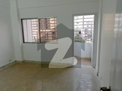 3 Bed DD Apartment Available For Rent
