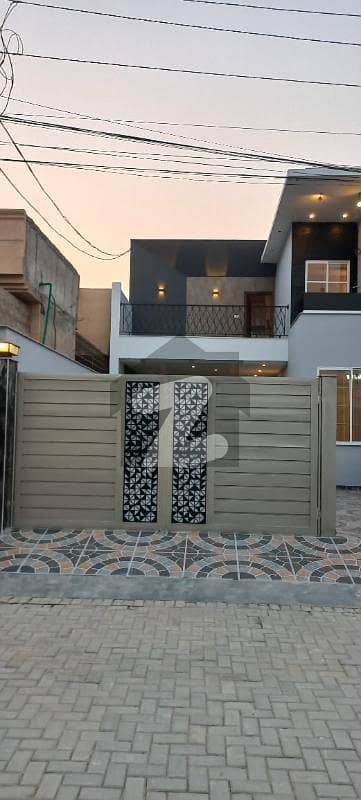 شالیمار کالونی ملتان میں 5 کمروں کا 12 مرلہ مکان 3.25 کروڑ میں برائے فروخت۔