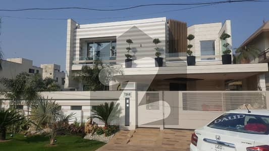 ڈی ایچ اے فیز 3 - بلاک ڈبل ایکس فیز 3,ڈیفنس (ڈی ایچ اے),لاہور میں 5 کمروں کا 1 کنال مکان 7.95 کروڑ میں برائے فروخت۔