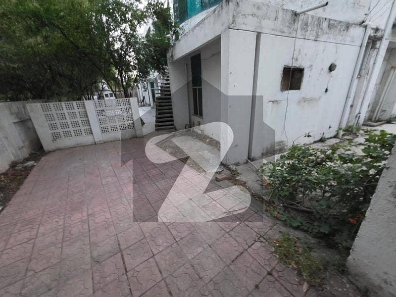 Perfect 1125 Marla House In F-7 For sale Perfect 1125 Marla House In F-7 For sale