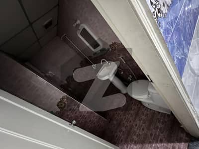 ROOM AVAILABLE FOR RENT IN MODEL TOWN EXT