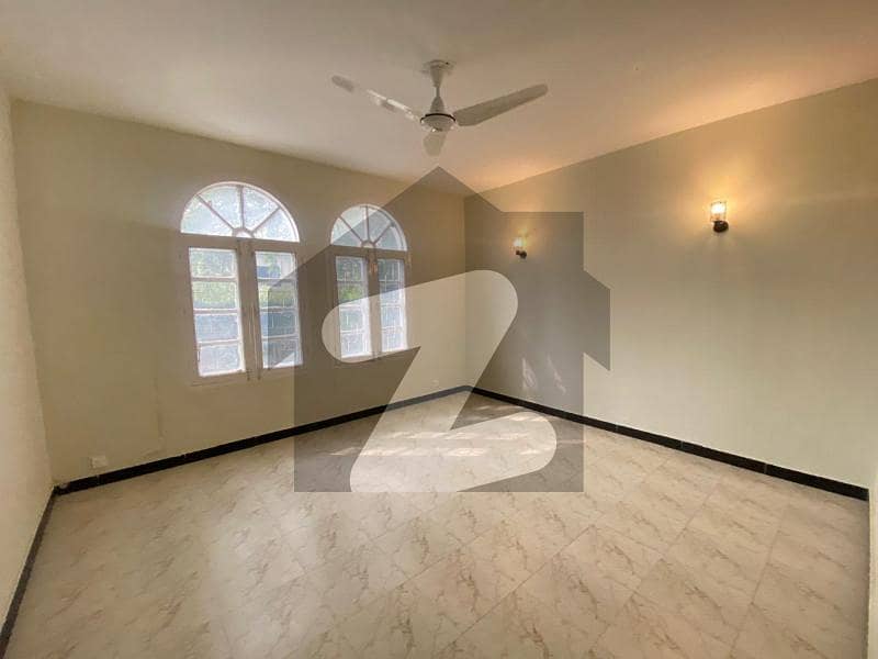 F-6/4 1000 Square Yead 6 Bedroom, Drawing Dining TV Lounge F-6/4 1000 Square Yead 6 Bedroom, Drawing Dining TV Lounge