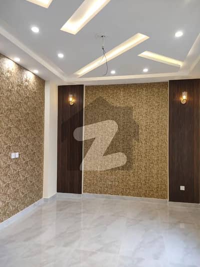 5 Marla Outclass Location House For Rent