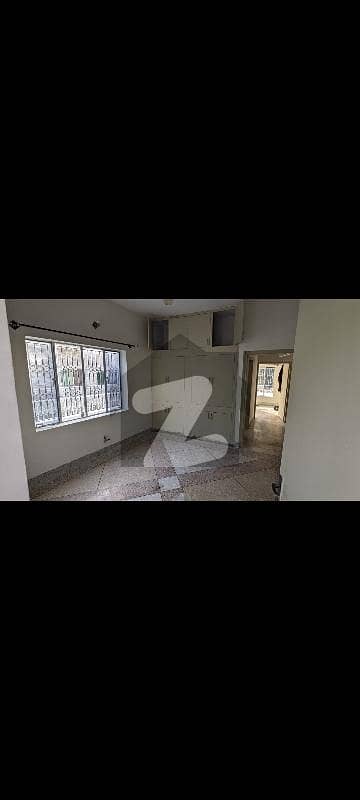 جی ۔ 9/2 جی ۔ 9,اسلام آباد میں 4 کمروں کا 5 مرلہ مکان 5.5 کروڑ میں برائے فروخت۔