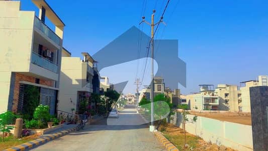 120 Yards Available For Sale / Transfer / West Open , East Open / Khatri Society Near Jamali Pull 120 Yards Available For Sale / Transfer / West Open , East Open / Khatri Society Near Jamali Pull