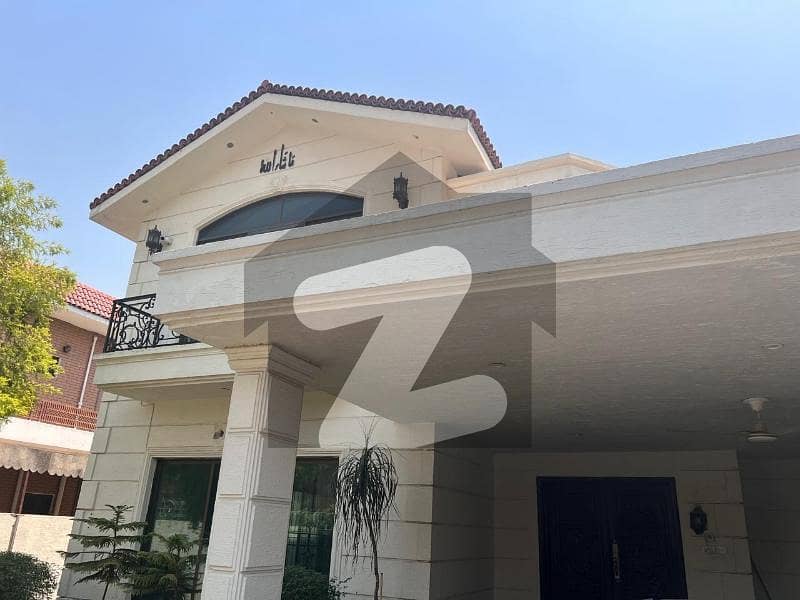666 Square Yards House Is Available For Rent In F-8 666 Square Yards House Is Available For Rent In F-8