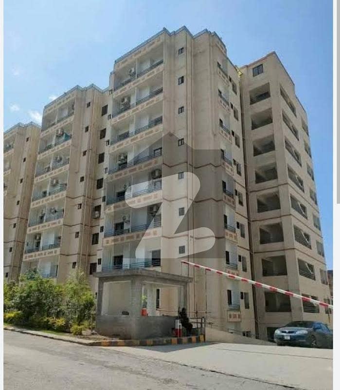 Two bed flat available for rent Two bed flat available for rent