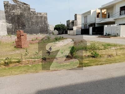 Get An Attractive Residential Plot In Lahore Under Rs. 4200000