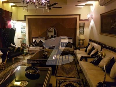ستارہ سپنا سٹی فیصل آباد میں 5 کمروں کا 1 کنال مکان 13.0 کروڑ میں برائے فروخت۔