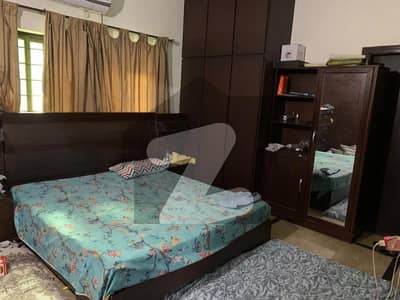 ستارہ سپنا سٹی فیصل آباد میں 4 کمروں کا 6 مرلہ مکان 3.25 کروڑ میں برائے فروخت۔