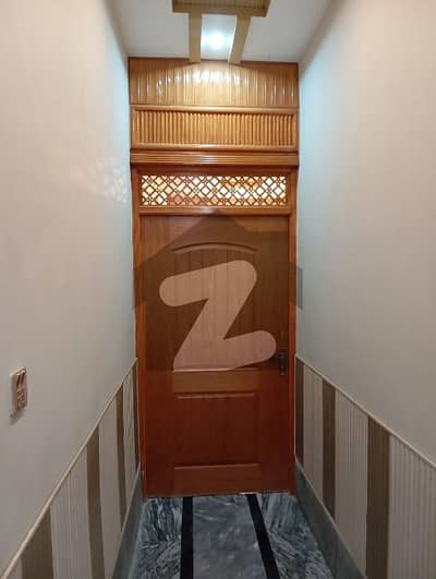 مسلم ٹاؤن فیصل آباد میں 3 کمروں کا 3 مرلہ مکان 90.0 لاکھ میں برائے فروخت۔