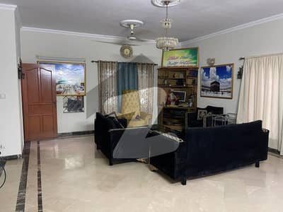 1 Kanal Full Basement Corner Double Unit House For Sale In DHA Phase 4 EE Block Near To Park Prime Location