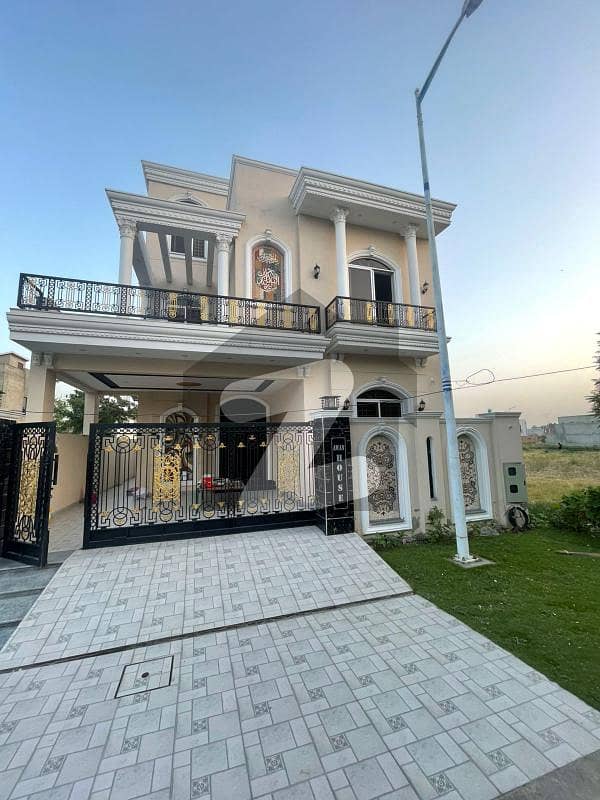 Well-Built 9 Marla House In Banker Avenue Cooperative Housing Society, Lahore Well-Built 9 Marla House In Banker Avenue Cooperative Housing Society, Lahore