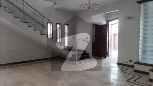 BUNGALOW FOR RENT 6 500 YARDS