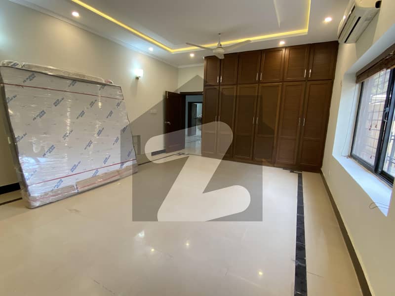 Beautiful House For On Extremely Prime Location Beautiful House For On Extremely Prime Location