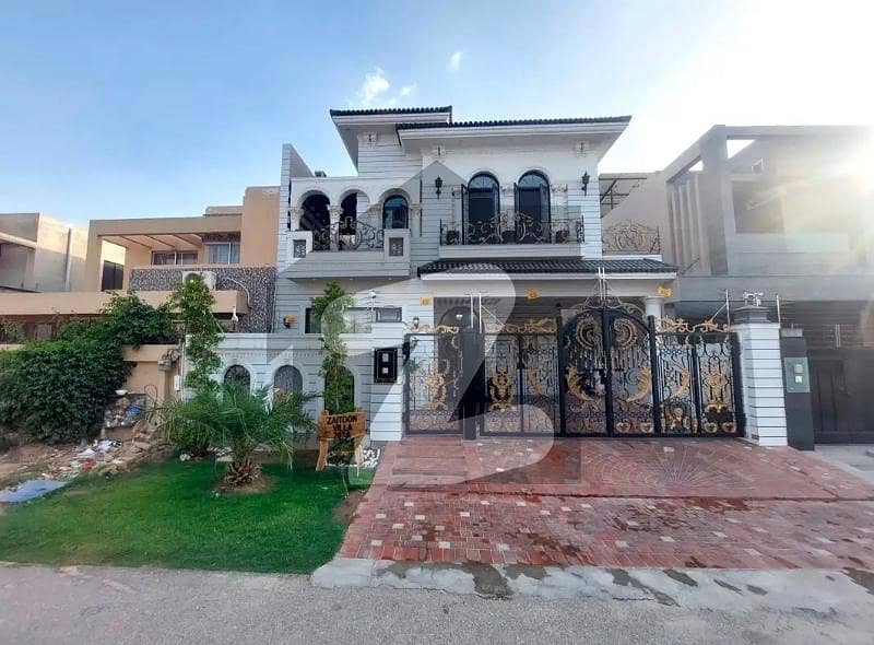 ڈی ایچ اے فیز 6 ڈیفنس (ڈی ایچ اے),لاہور میں 4 کمروں کا 10 مرلہ مکان 6.8 کروڑ میں برائے فروخت۔ ڈی ایچ اے فیز 6 ڈیفنس (ڈی ایچ اے),لاہور میں 4 کمروں کا 10 مرلہ مکان 6.8 کروڑ میں برائے فروخت۔