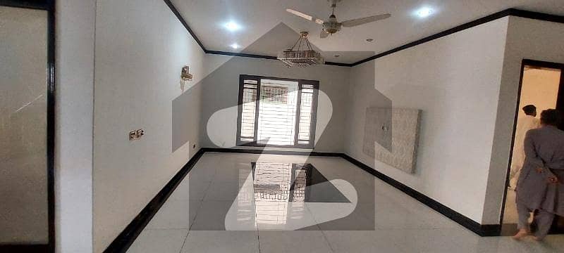 SLIGHTLY USED 500 SQUARE YARDS BANGLOW FOR RENT IN DHA PHASE 7