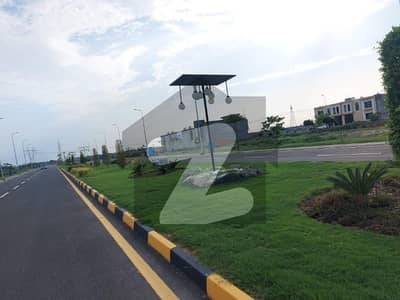 فیصل ٹاؤن فیصل آباد میں 1 کنال رہائشی پلاٹ 3.96 کروڑ میں برائے فروخت۔