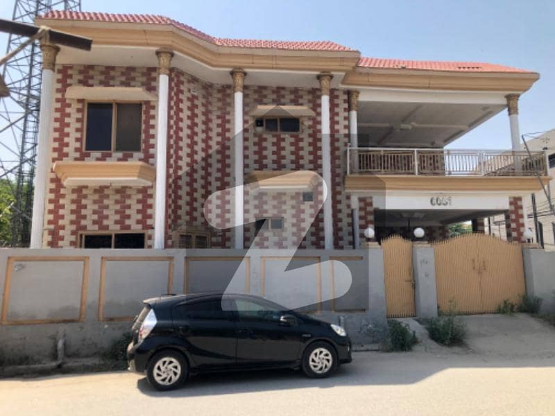 Ideal location solid construction corner new lalazar Ideal location solid construction corner new lalazar