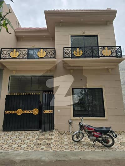 4 MARLA FACING PARK HOUSE FOR SALE