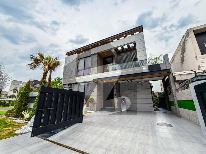 FULLY FURNISHED BRAND NEW HOUSE FOR SALE NEAR PARK OR MARKET