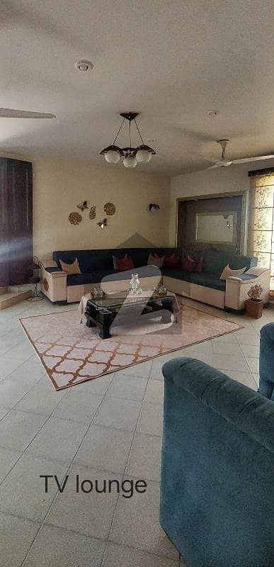 Phase 7 660 Yard Bungalow For Sale Well Maintained Near Bilal Masjid