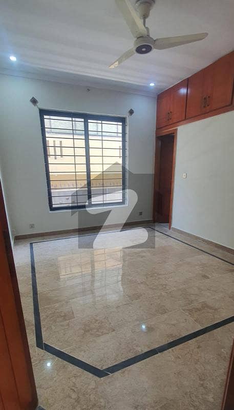 Upper portion available for rent Upper portion available for rent