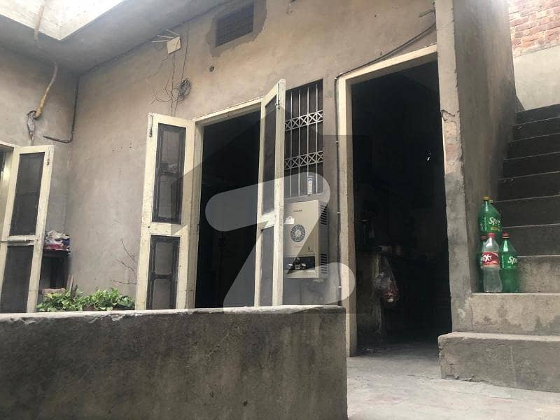 گڑھی شاہو لاہور میں 2 کمروں کا 3 مرلہ مکان 1.3 کروڑ میں برائے فروخت۔