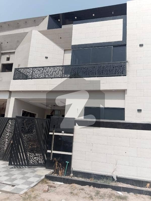 بش ایگزیکٹو ولاز ملتان میں 4 کمروں کا 4 مرلہ مکان 1.55 کروڑ میں برائے فروخت۔